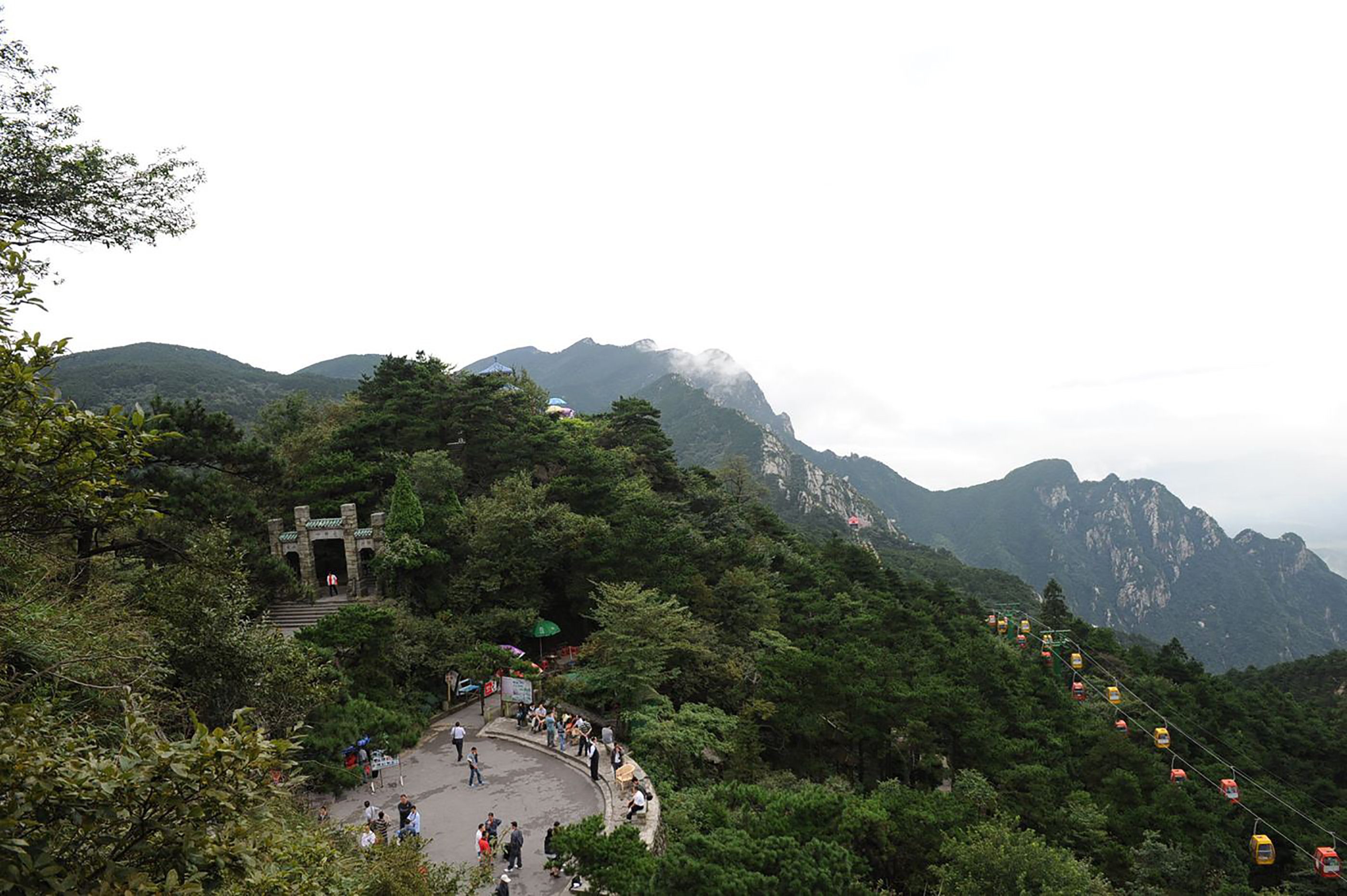 江西庐山，不仅奇秀甲天下，更是一座文化名山