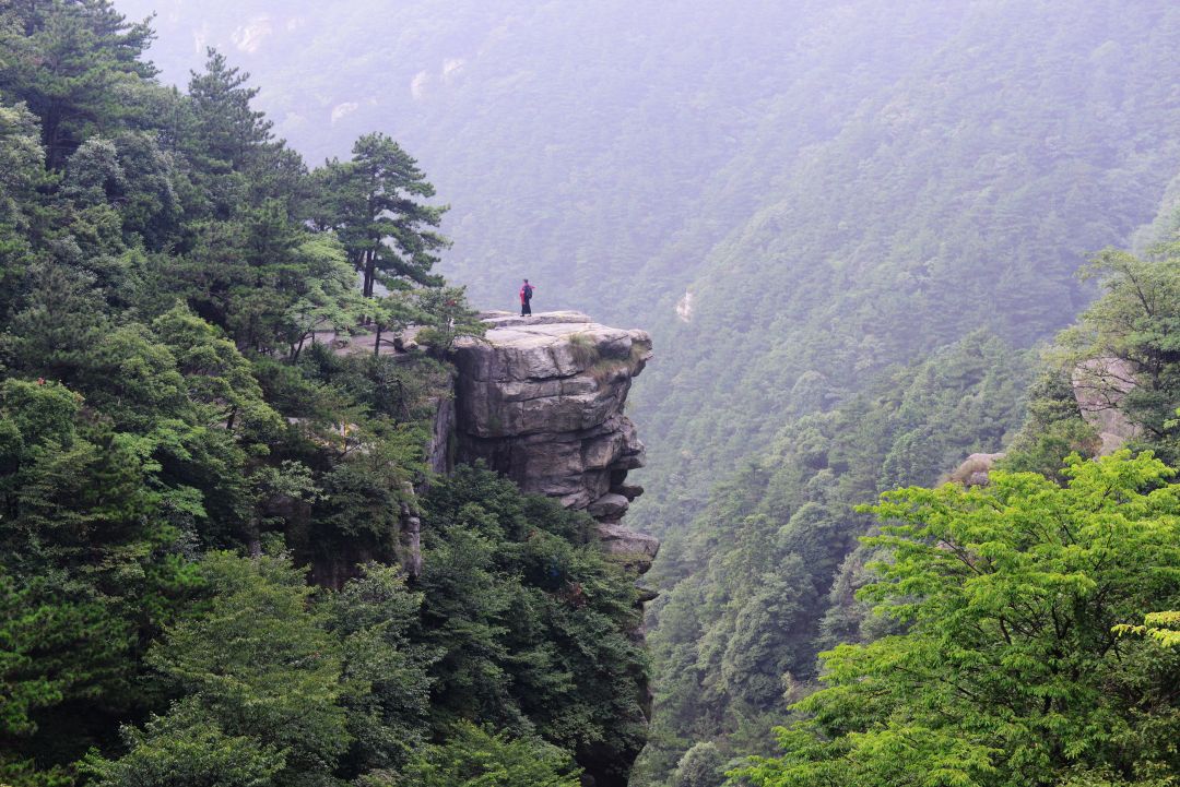江西这座千年仙山，最早入选世界文化遗产，叫“岳”却未列入五岳